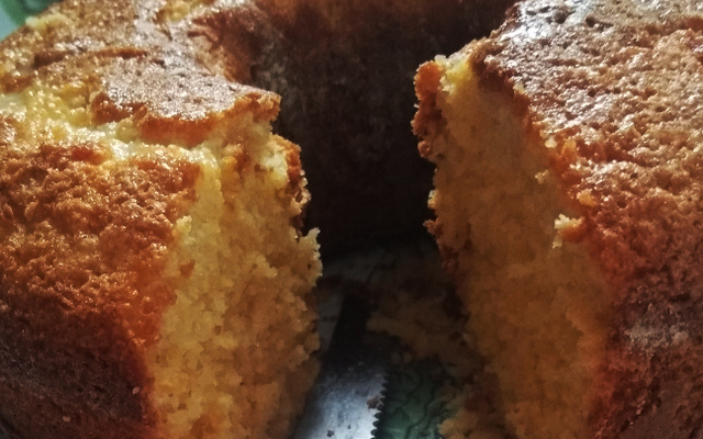 Bolo de milho feito com cuscuz