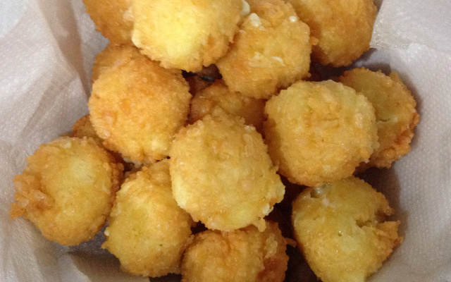 Bolinha de queijo superprática