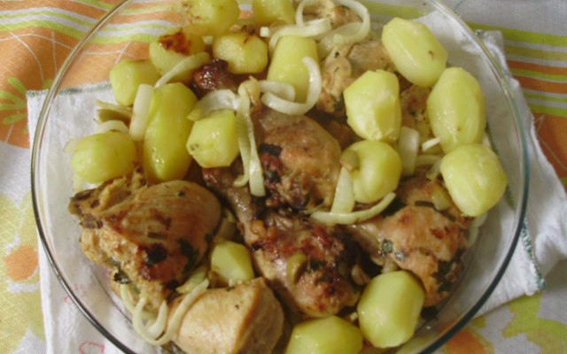 Frango com batatas ao forno