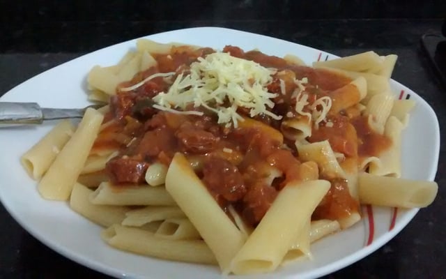 Penne ao molho de calabresa