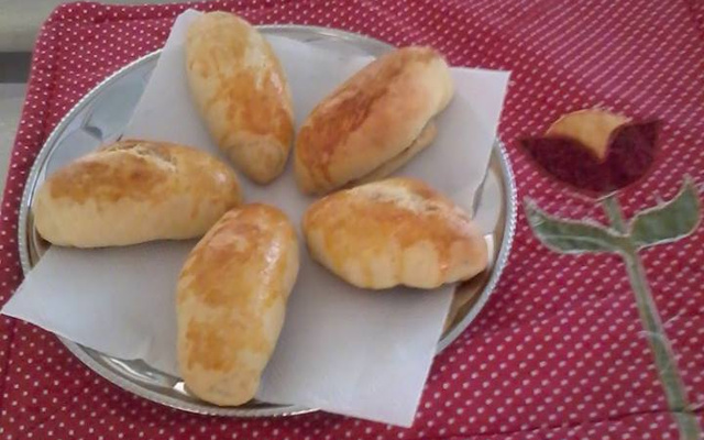 Massa mil e uma utilidades (pão recheado, mistinho, enroladinho de salsinha)