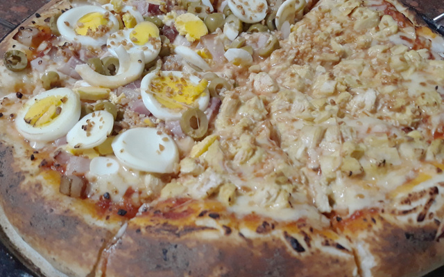 Massa de pizza com borda recheada