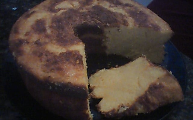 Bolo de fubá com milho cremoso de liquidificador