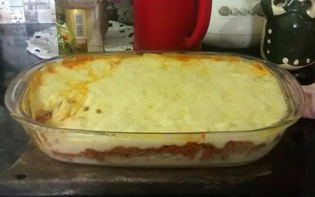 Escondidinho de aipim com carne moída