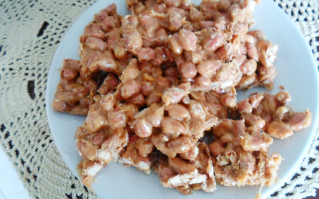 Doce de amendoim com leite condensado