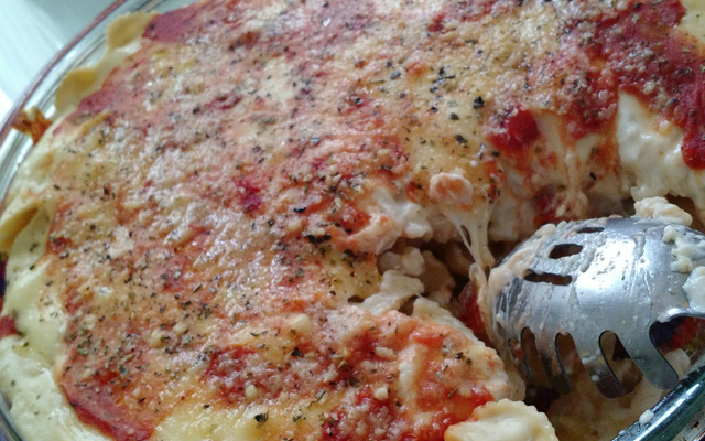 Capeletti gratinado com batata e queijo