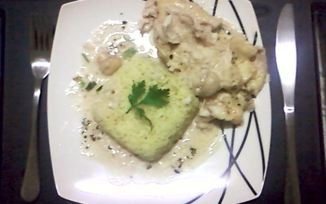 Filé de frango ao molho de vinho branco