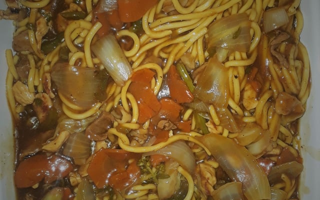 Yakisoba original (tipo fast food)