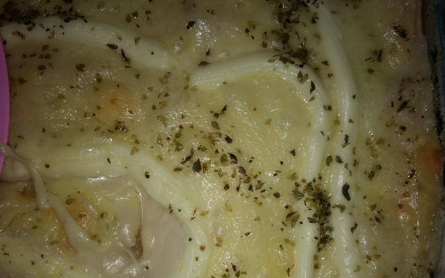 Lasanha com molho branco e bolonhesa