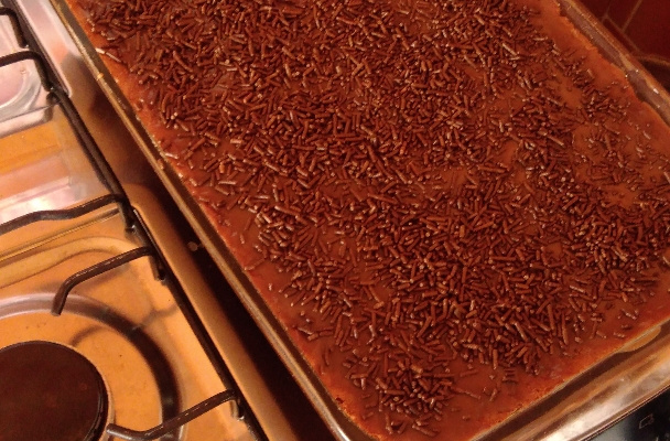 Bolo nega maluca de liquidificador