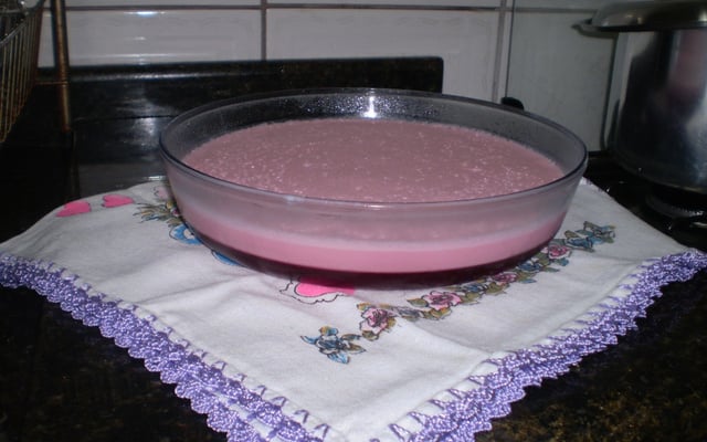 Gelatina com creme rosado