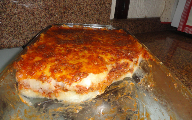 Escondidinho de aipim com carne moída