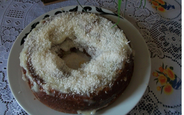 Bolo fácil de milho com cobertura