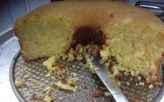 Bolo de laranja com calda