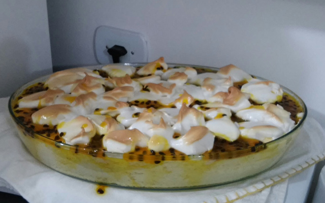 Pavê de maracujá com suspiro