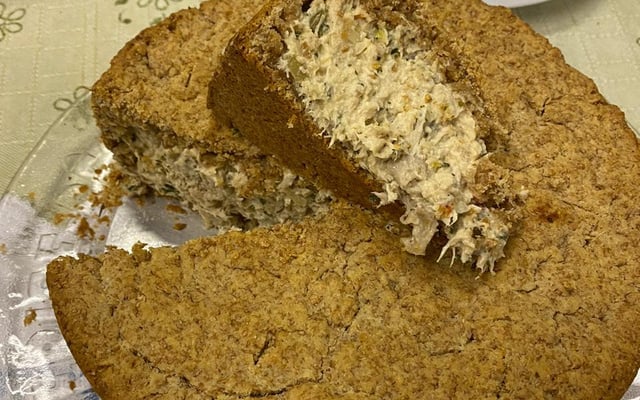 Torta de frango e requeijão com massa podre