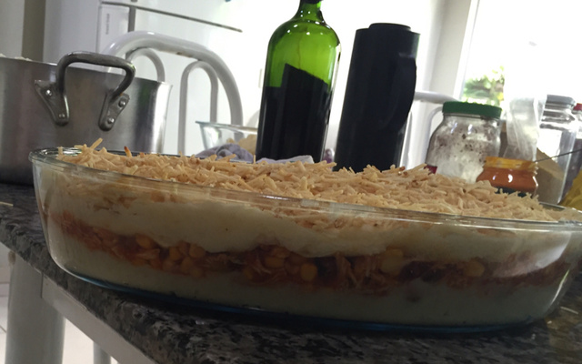 Batata recheada em travessa