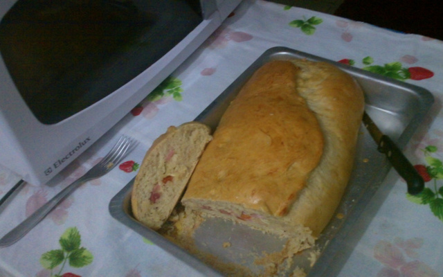 Pão de cebola e calabresa