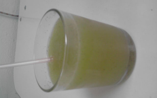 Suco refrescante de kiwi
