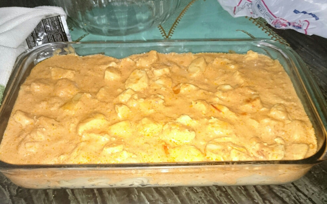 Macarrão com estrogonofe de frango rápido e fácil