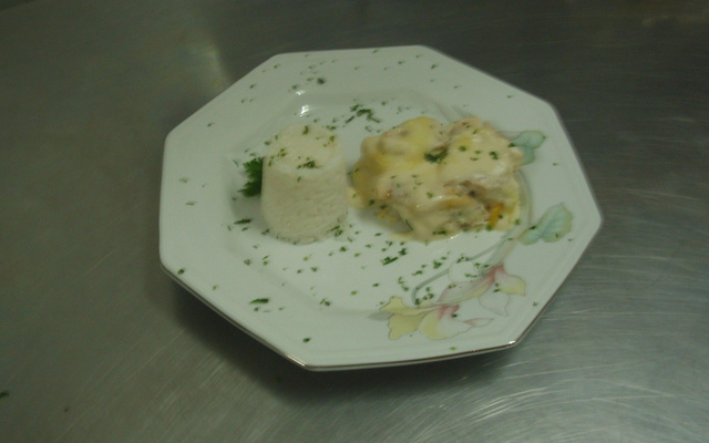 Filé de tilápia gratinado