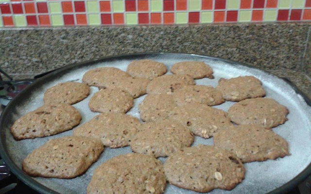 Biscoito integral de maçã aveia canela e granola