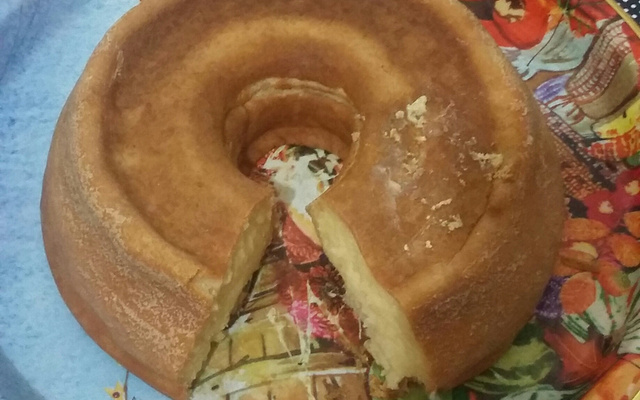 Bolo de leite cremoso