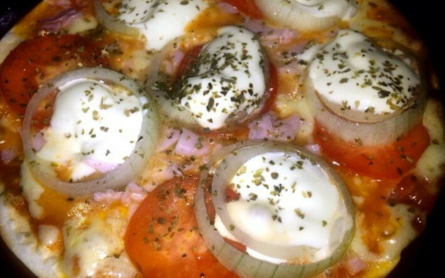 Pizza de frigideira sem fermento