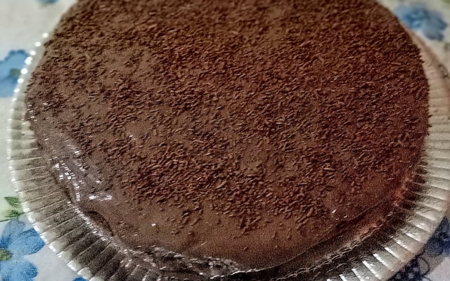 Bolo de chocolate com cobertura de brigadeiro