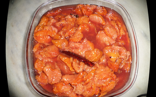 Doce de caju com calda