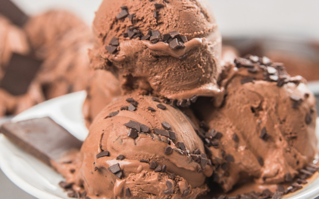 Soverte caseiro de chocolate e leite em pó