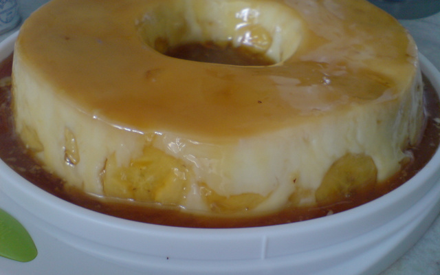 Pudim de bananas carameladas