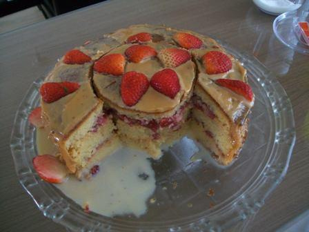 Bolo de morango prático