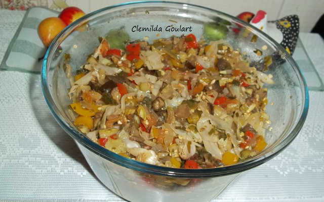 Salada de berinjela à moda Cleo no micro-ondas