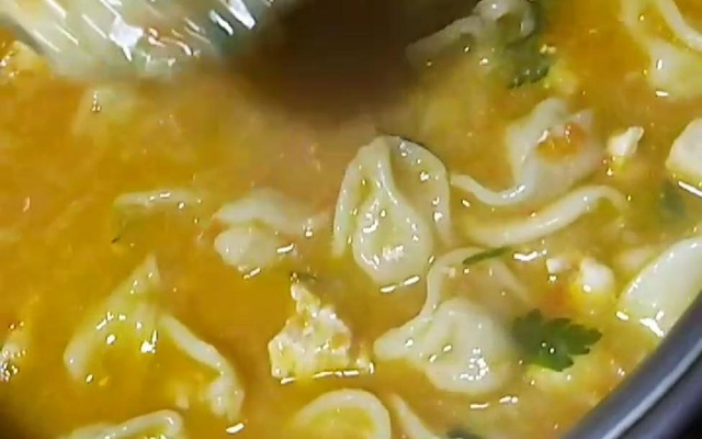 Sopa de capeletti do Lucas