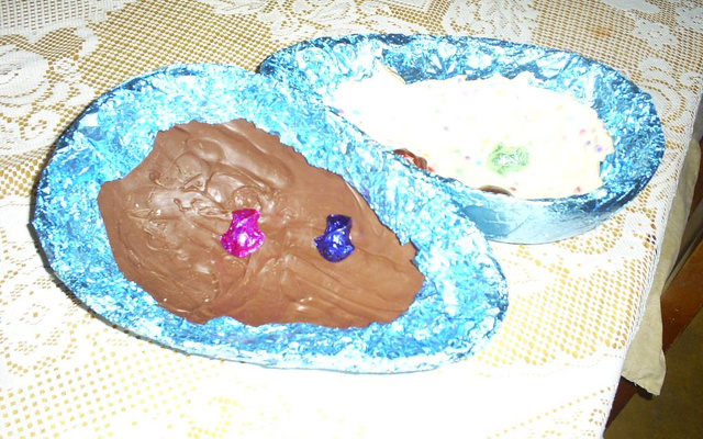 Ovo de Páscoa meio a meio