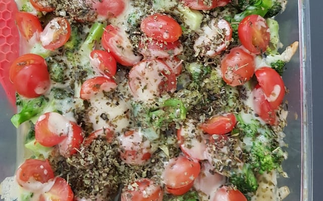 Brócolis à napolitana