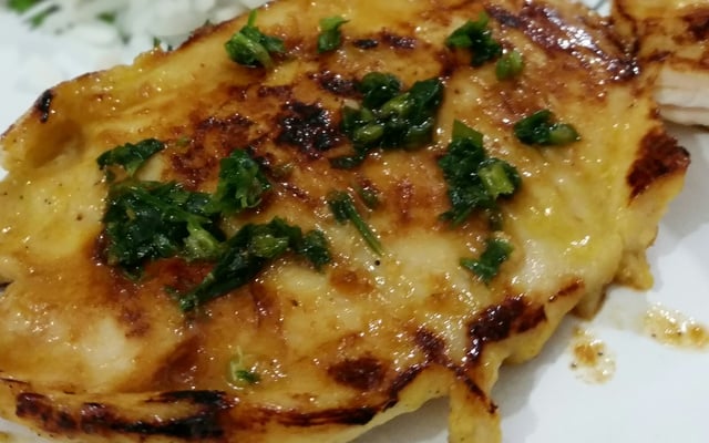 Filé de frango com mostarda e mel