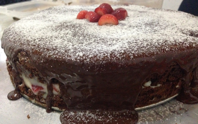 Bolo pão de mel recheado