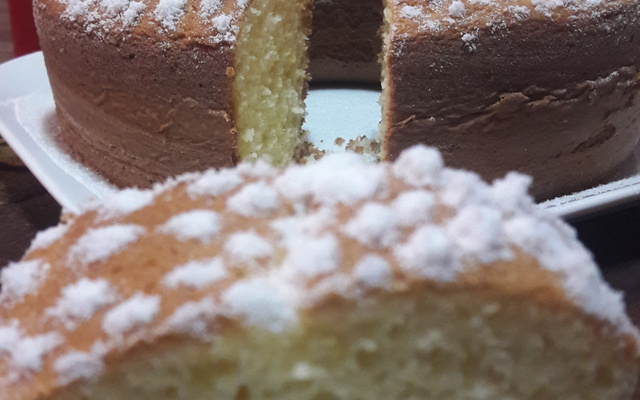 Pão-de-ló de fubá Sanclair