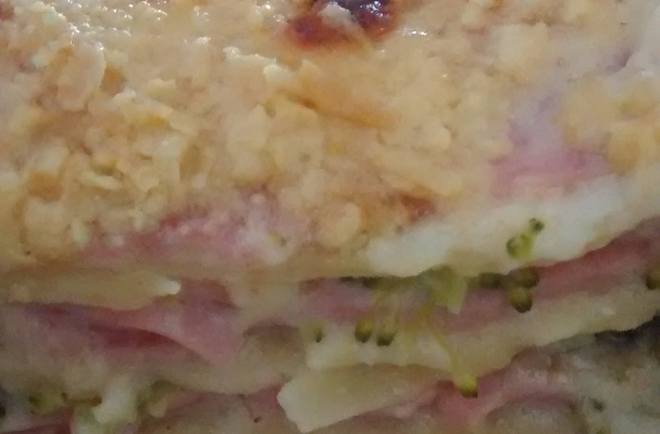 Lasanha de brócolis e presunto