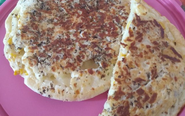 Pão de queijo de frigideira fácil rápido e gostoso