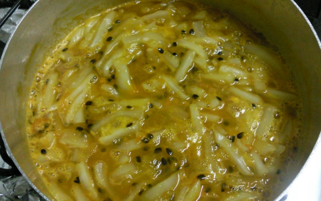 Doce da massa branca do maracujá