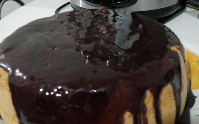Bolo de cenoura na panela de pressão elétrica