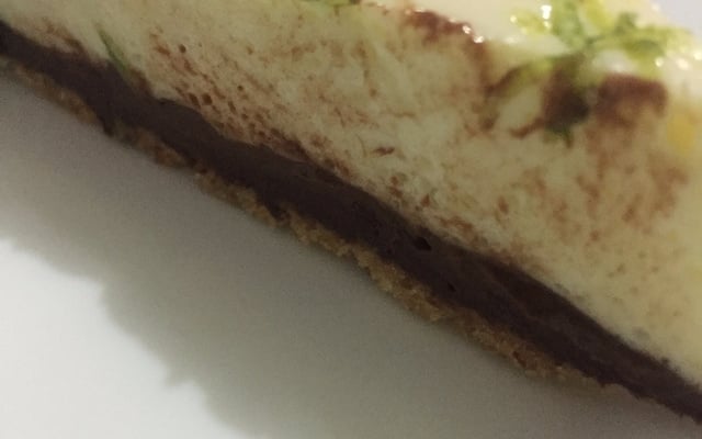 Torta trufada com mousse de limão