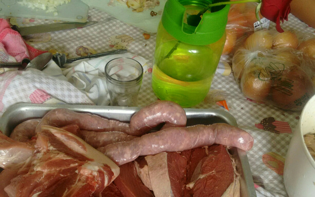 Pernil de porco na brasa