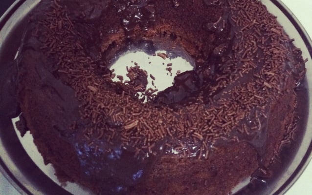 Bolo de chocolate (super fácil e rápido)