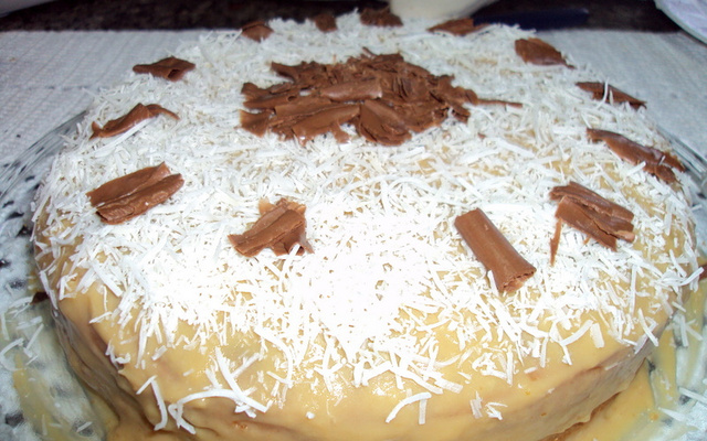 Bolo de coco com gotas de chocolate