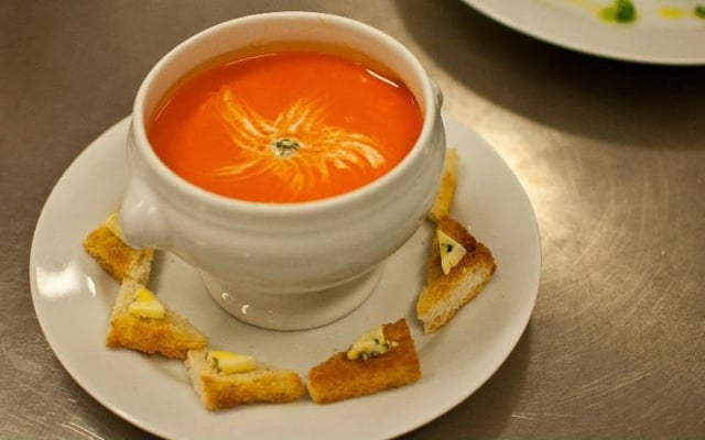 Sopa de abóbora com gorgonzola