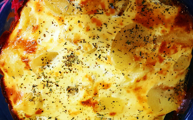 Peito de frango ao creme de cebola